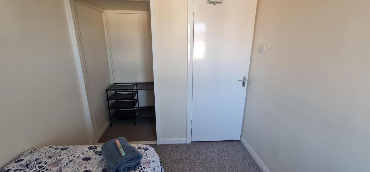 Move Inn Estates - Multiple Rooms Londra Exterior foto
