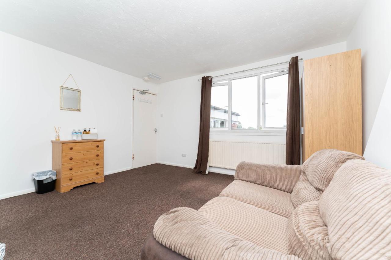 Move Inn Estates - Multiple Rooms Londra Exterior foto