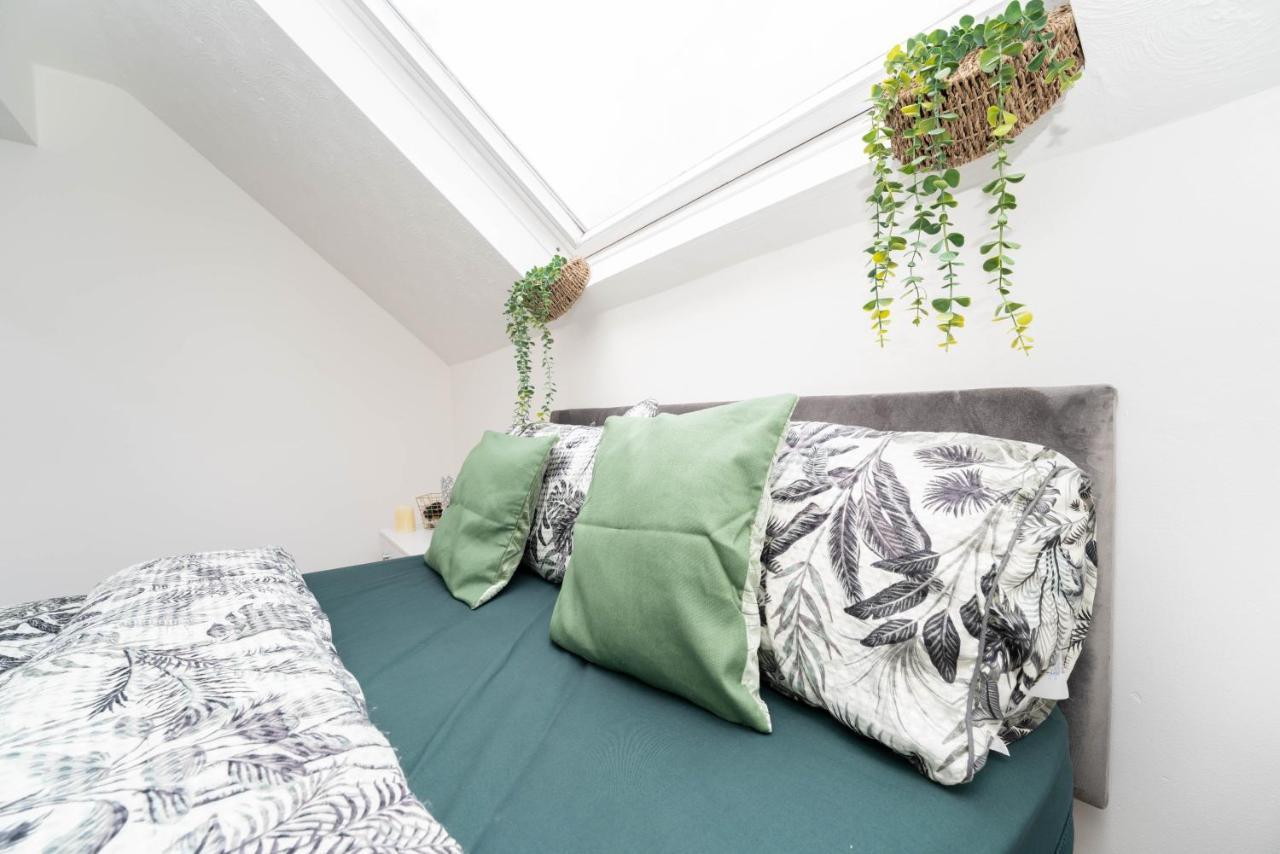 Move Inn Estates - Multiple Rooms Londra Exterior foto