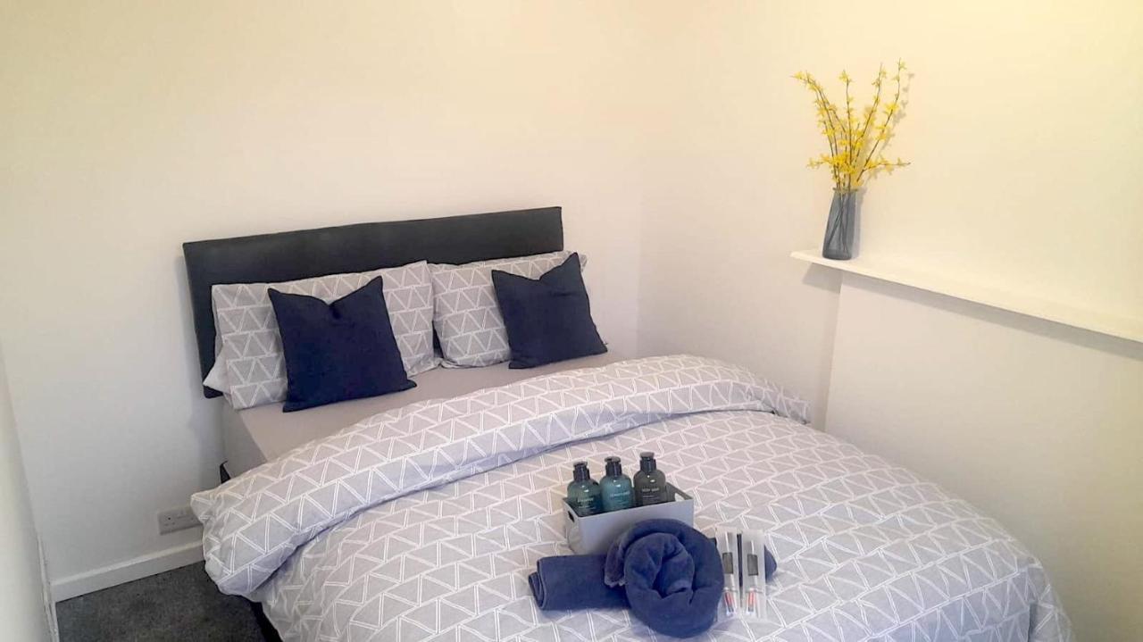 Move Inn Estates - Multiple Rooms Londra Exterior foto